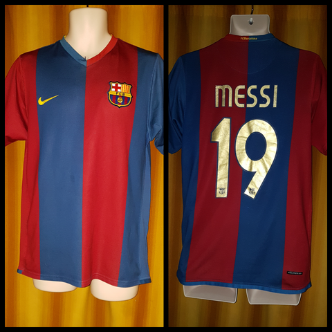 2006-07 Barcelona Home Shirt Size Medium - Messi #19 - Forever Football Shirts
