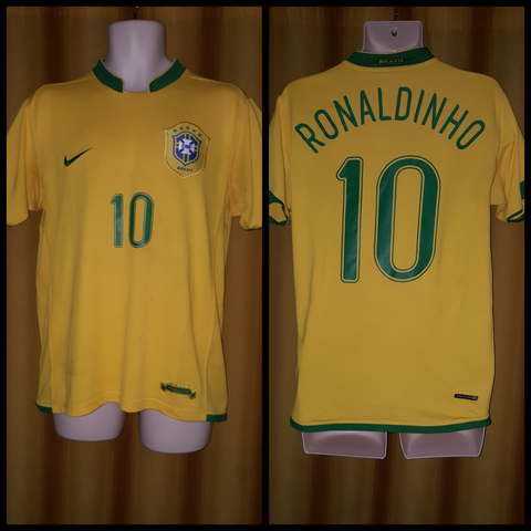 2006-07 Brazil Home Shirt Size Medium - Ronaldinho #10 - Forever Football Shirts