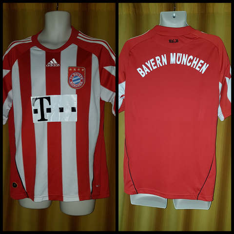 2010-11 Bayern Munich Home Shirt Size Medium - Forever Football Shirts