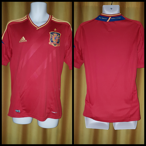 2011-12 Spain Home Shirt Size Medium - Forever Football Shirts