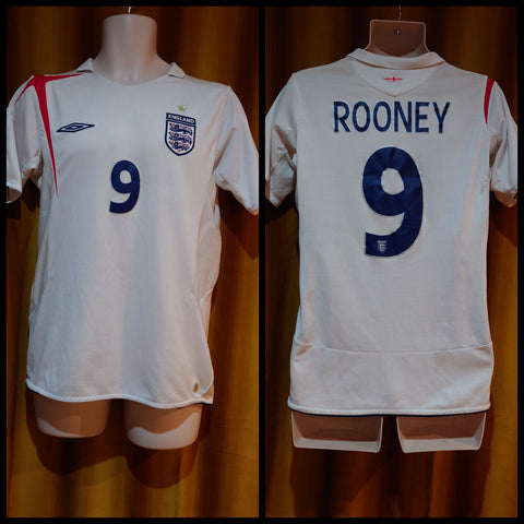 2005-06 England Home Shirt Size Small - Rooney #9