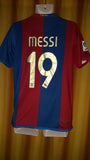 2006-07 Barcelona Home Shirt Size Medium - Messi #19 - Forever Football Shirts