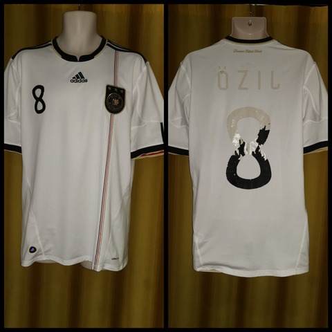 2009-11 Germany Home Shirt Size Large - Ozil #8
