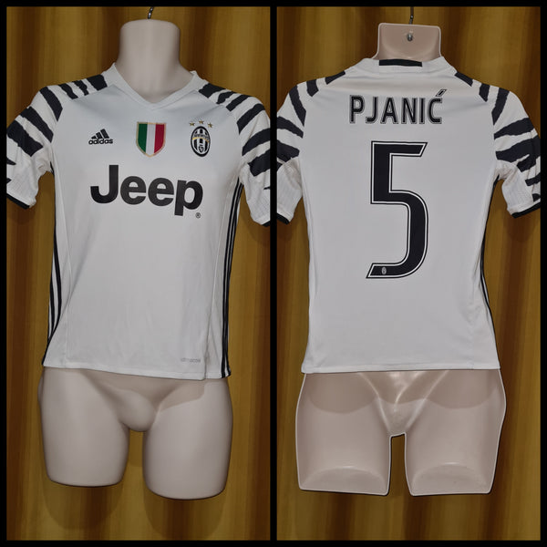 2016-17 Juventus 3rd Shirt Size 11-12 Yrs Pjanic #5
